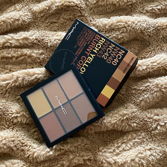 M•A•C STUDIO FIX CONCEAL & CORRECT PALETTE - Picture 9 of 13